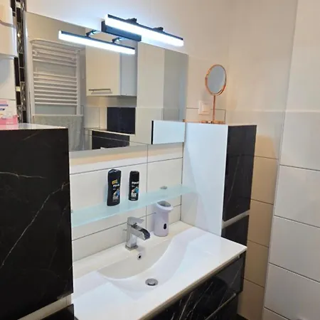Mall Apartment *